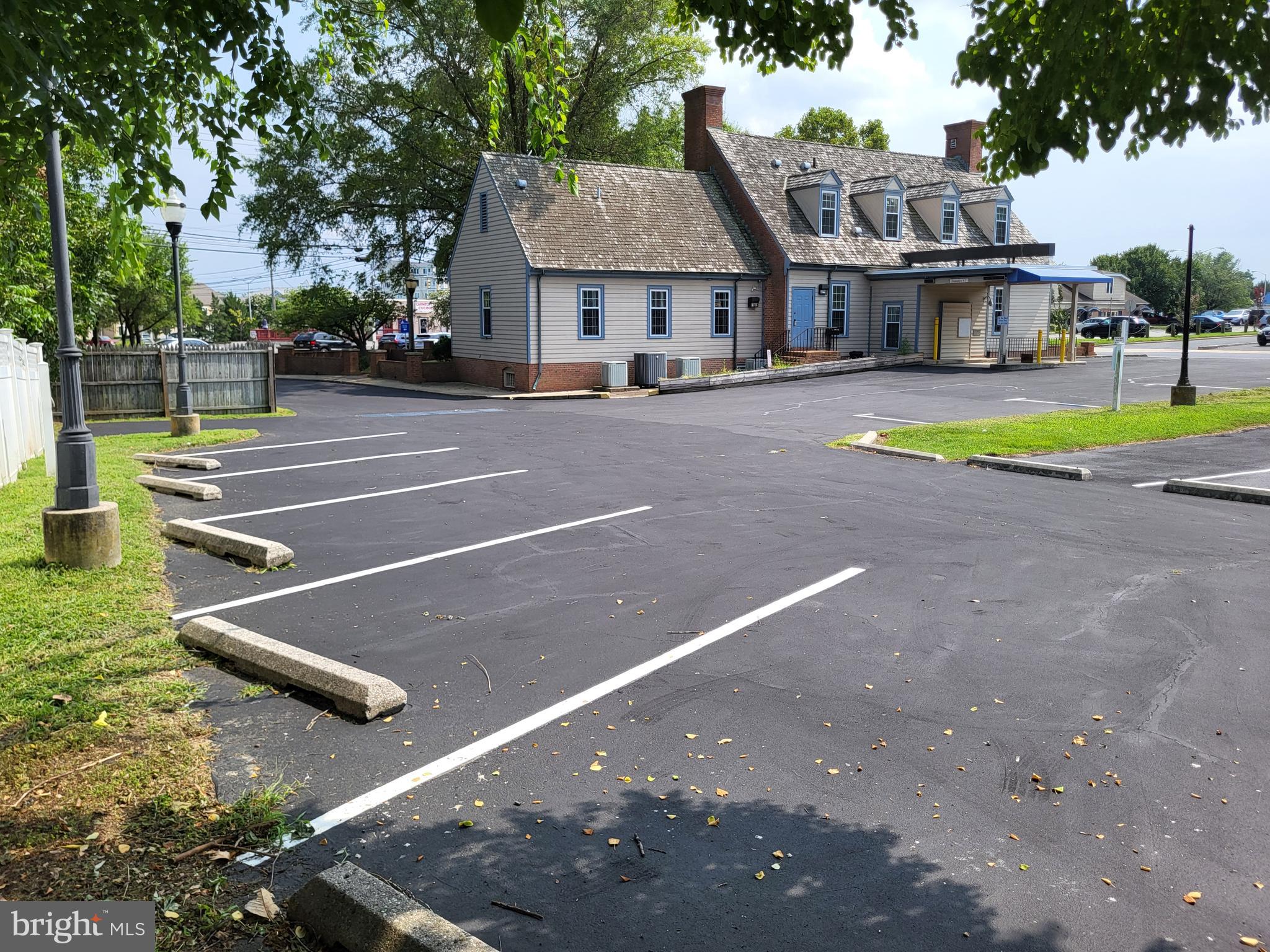 403 ACADEMY STREET B