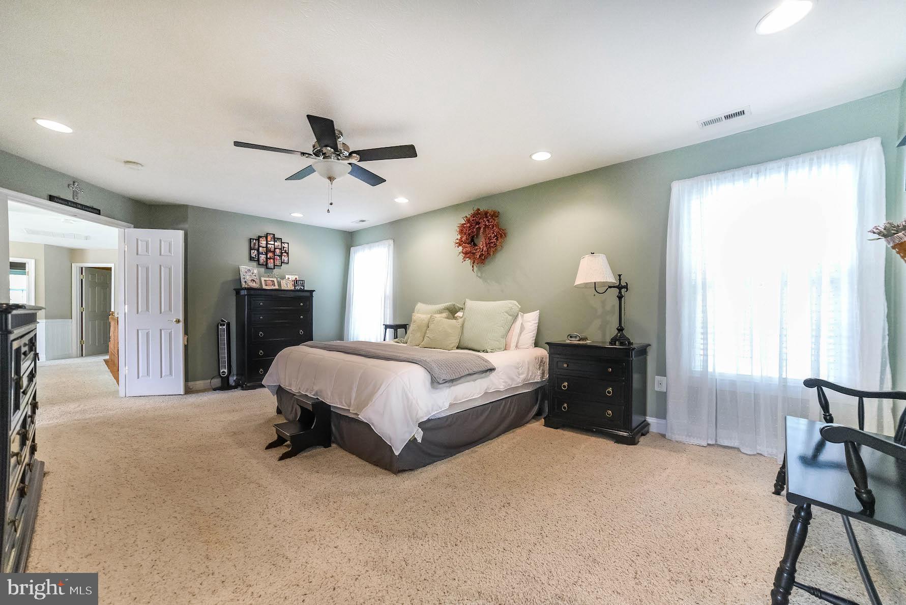 RIVERSIDE FARMS - Residential