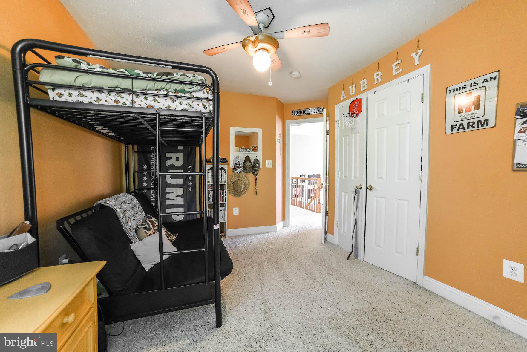 RIVERSIDE FARMS - Residential