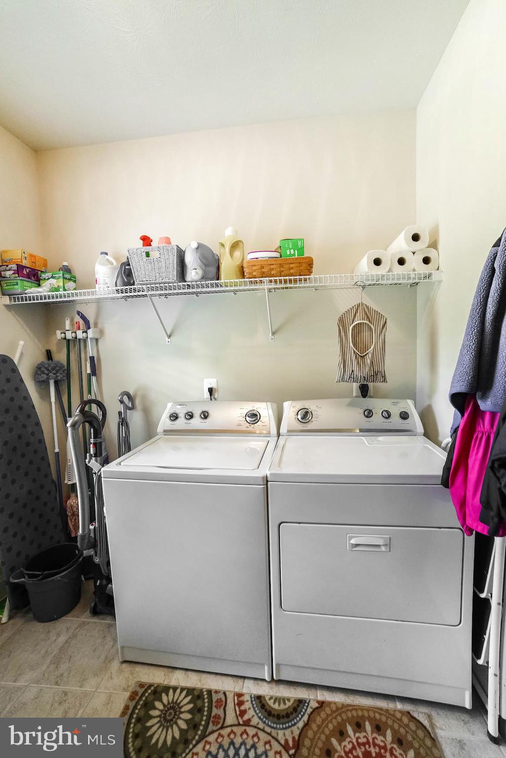 RIVERSIDE FARMS - Residential