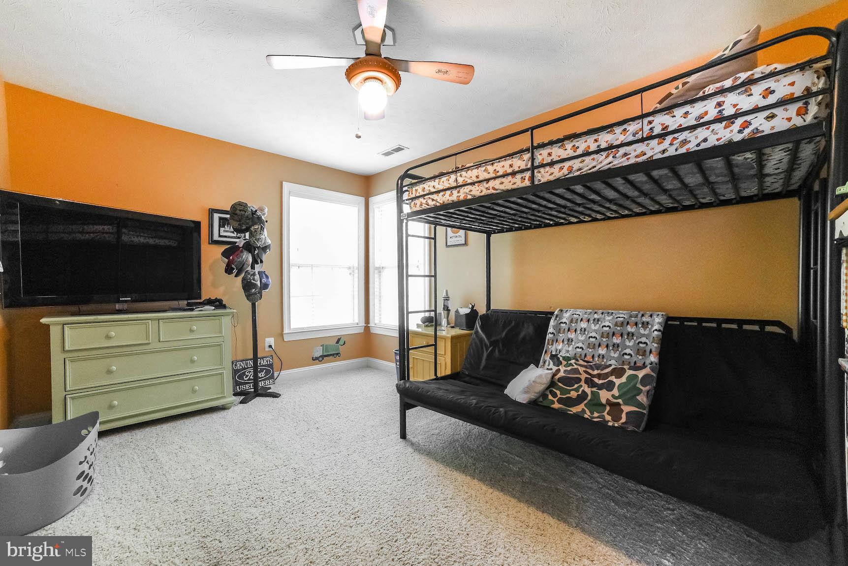 RIVERSIDE FARMS - Residential