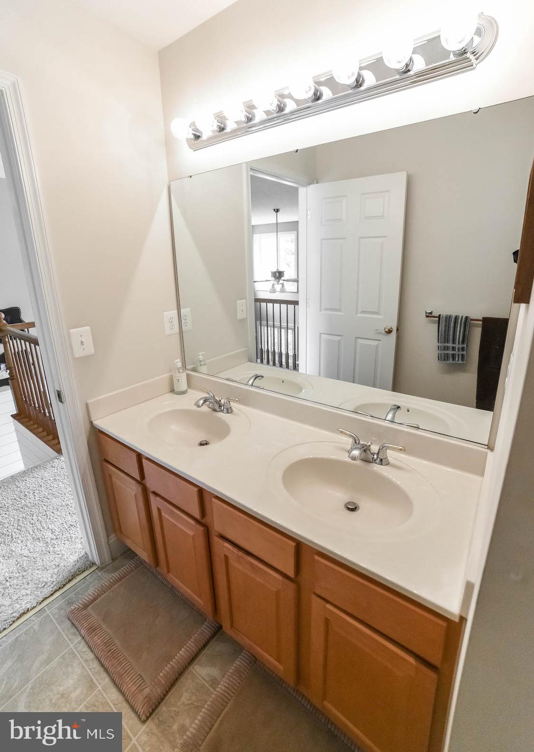 RIVERSIDE FARMS - Residential