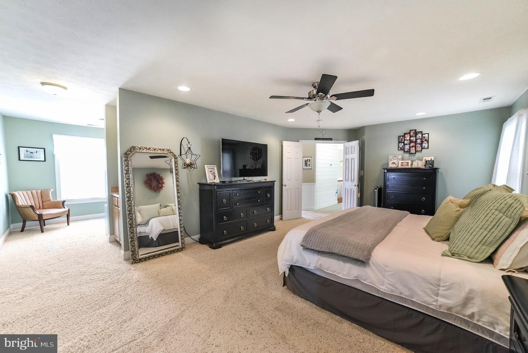 RIVERSIDE FARMS - Residential