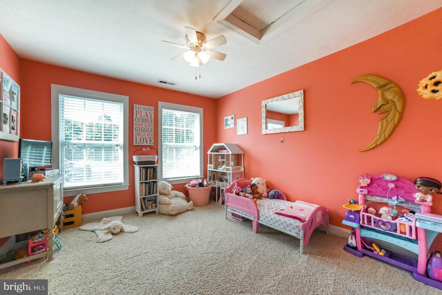 RIVERSIDE FARMS - Residential