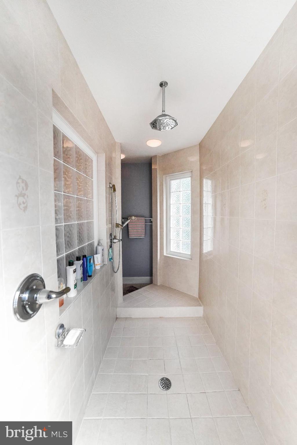 RIVERSIDE FARMS - Residential