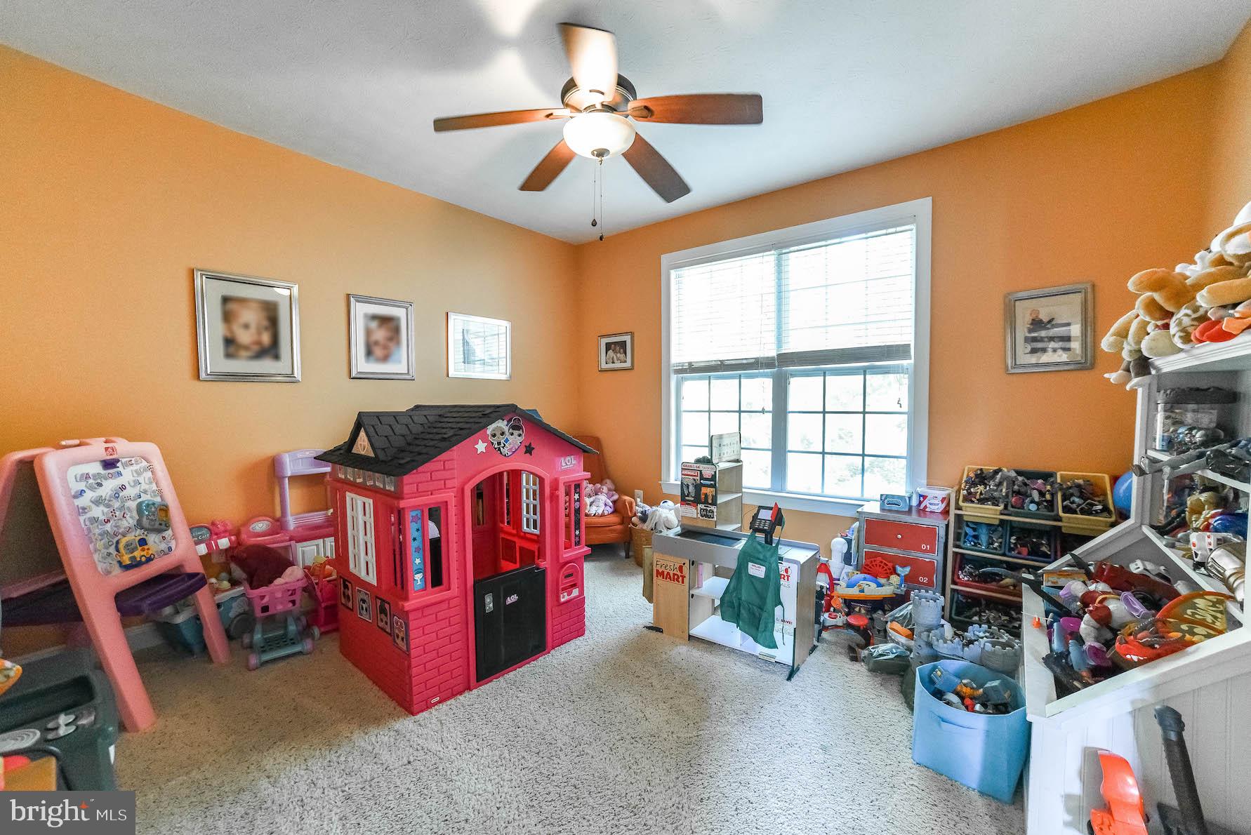 RIVERSIDE FARMS - Residential