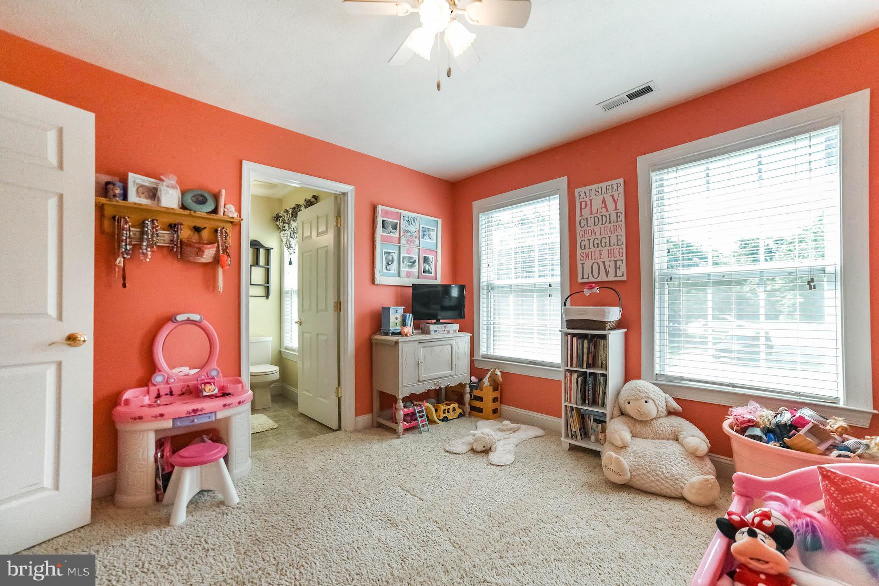 RIVERSIDE FARMS - Residential