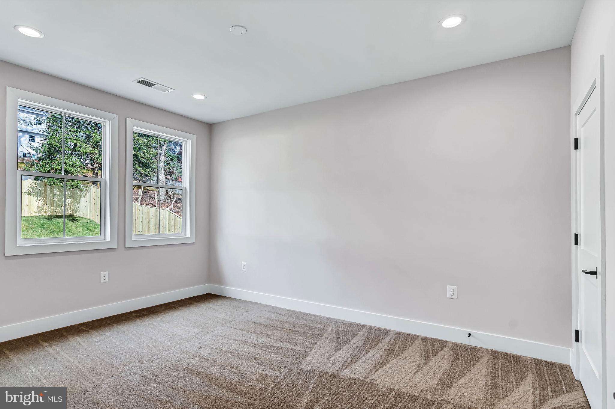 DOUGLAS PARK - Residential