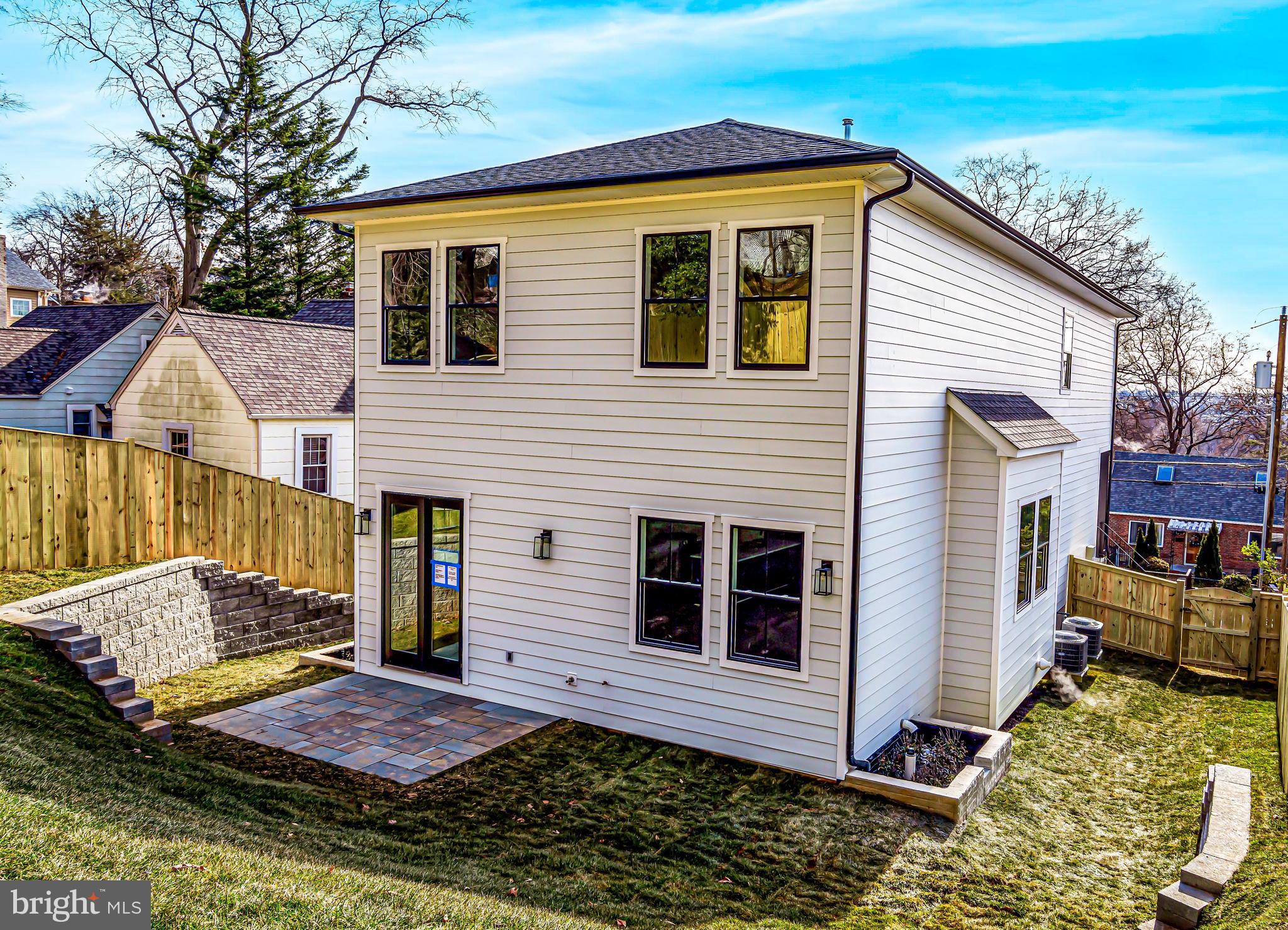 DOUGLAS PARK - Residential