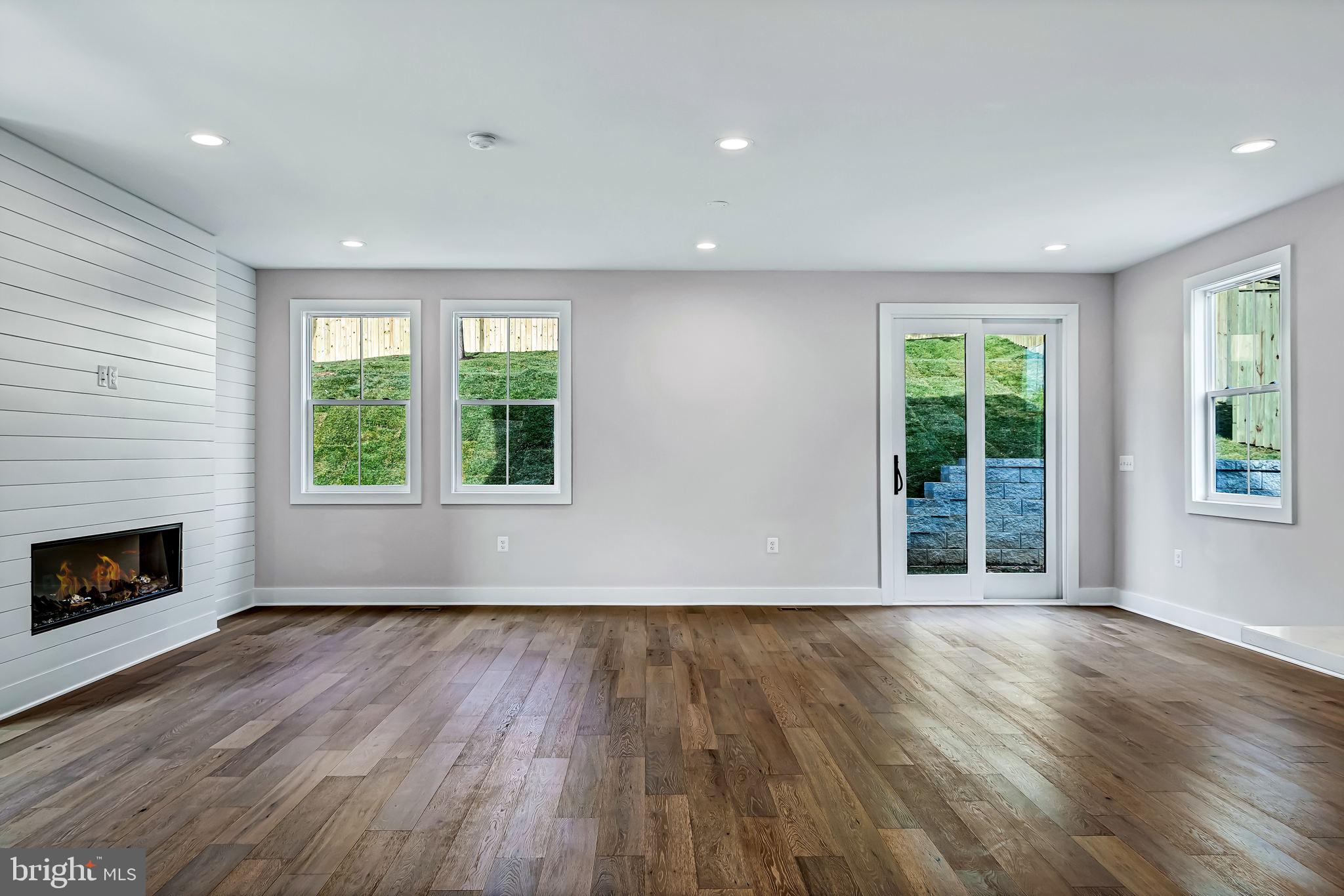 DOUGLAS PARK - Residential