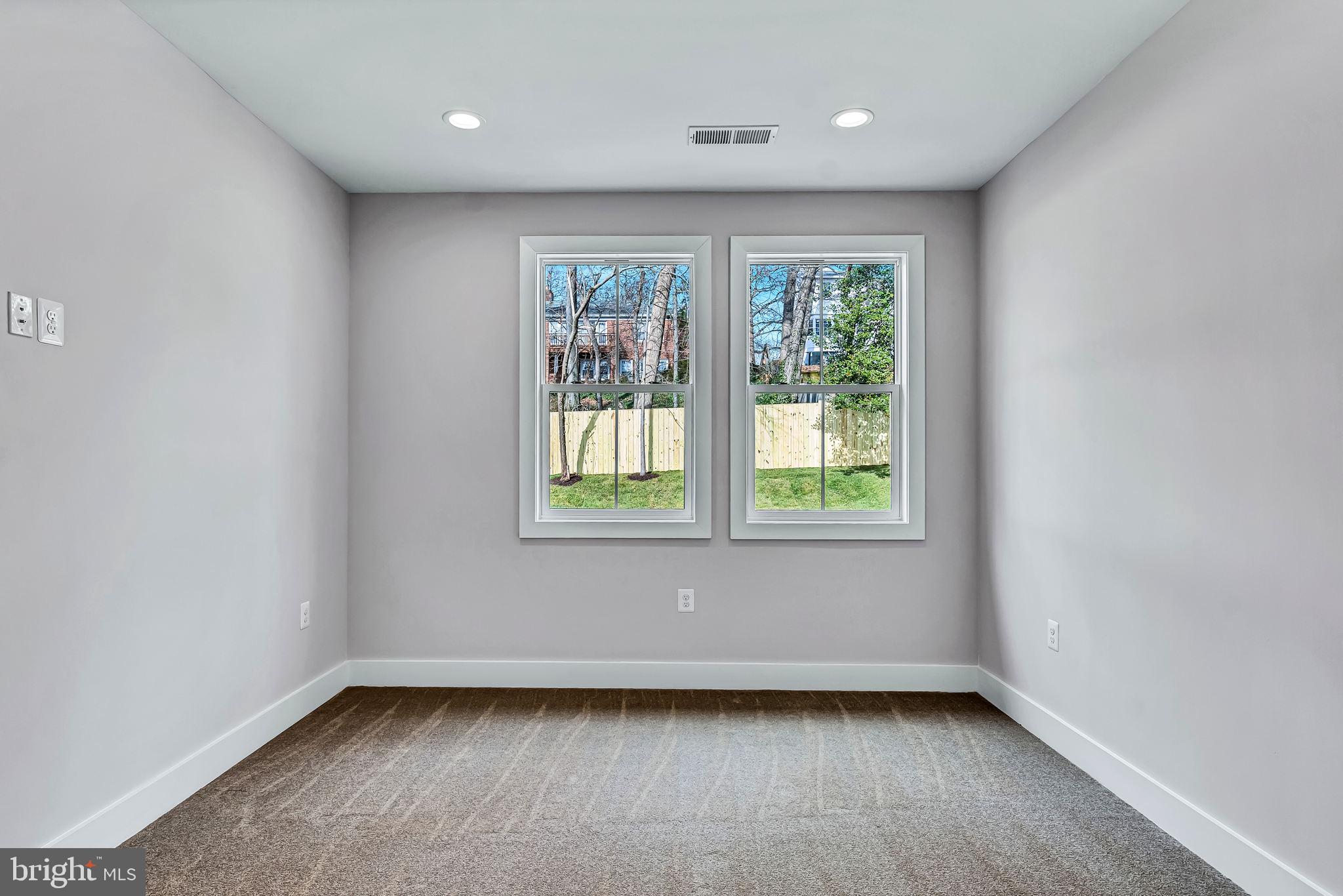 DOUGLAS PARK - Residential