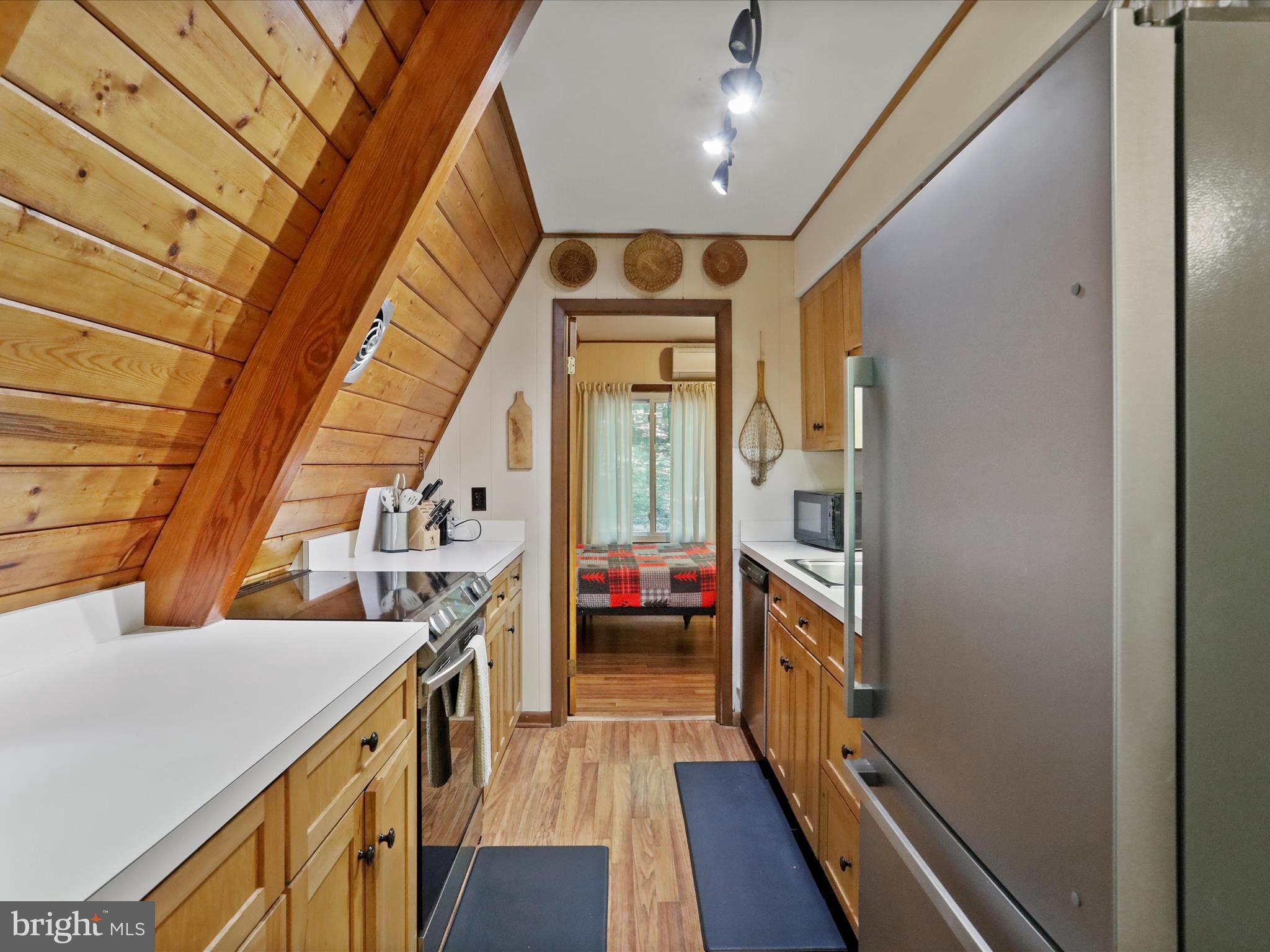 COOLFONT MOUNTAINSIDE - Residential