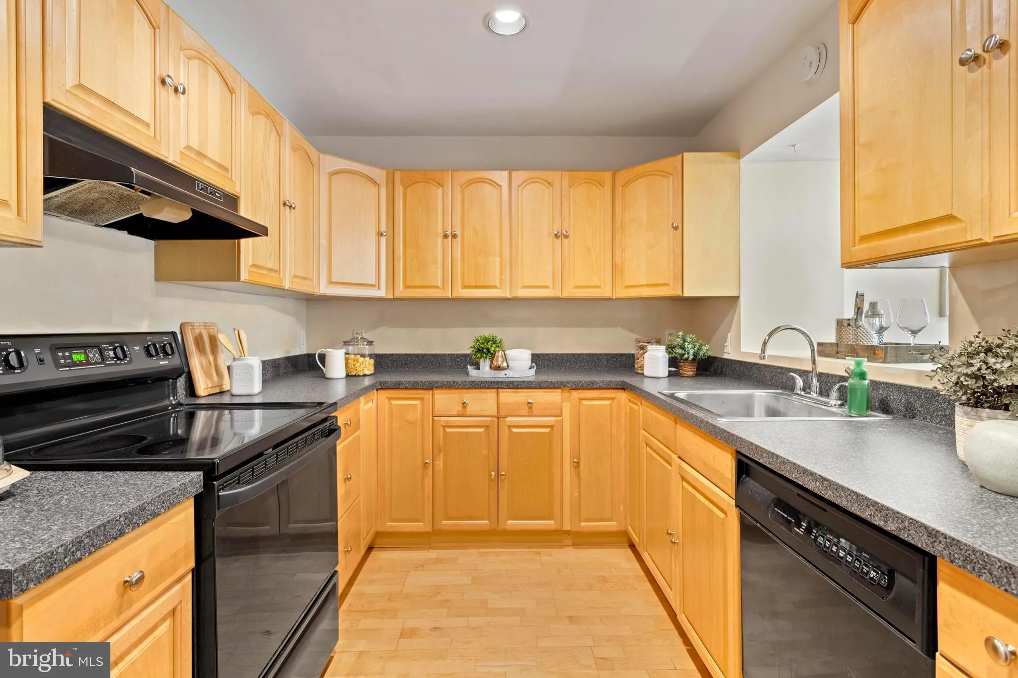 Baltimore, Maryland 21230, United States, 3 Bedrooms Bedrooms, ,1 BathroomBathrooms,Residential,Active,228733