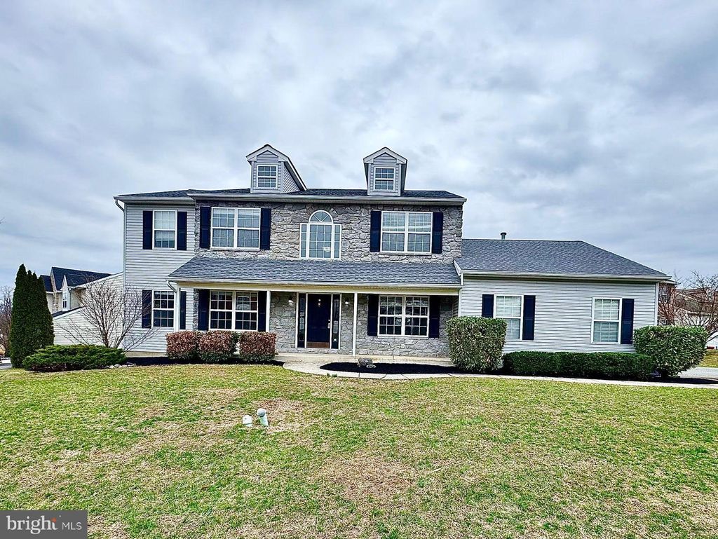 Photo of 1512 Aspen Drive, POTTSTOWN, PA 19464 (MLS # PAMC2168756)