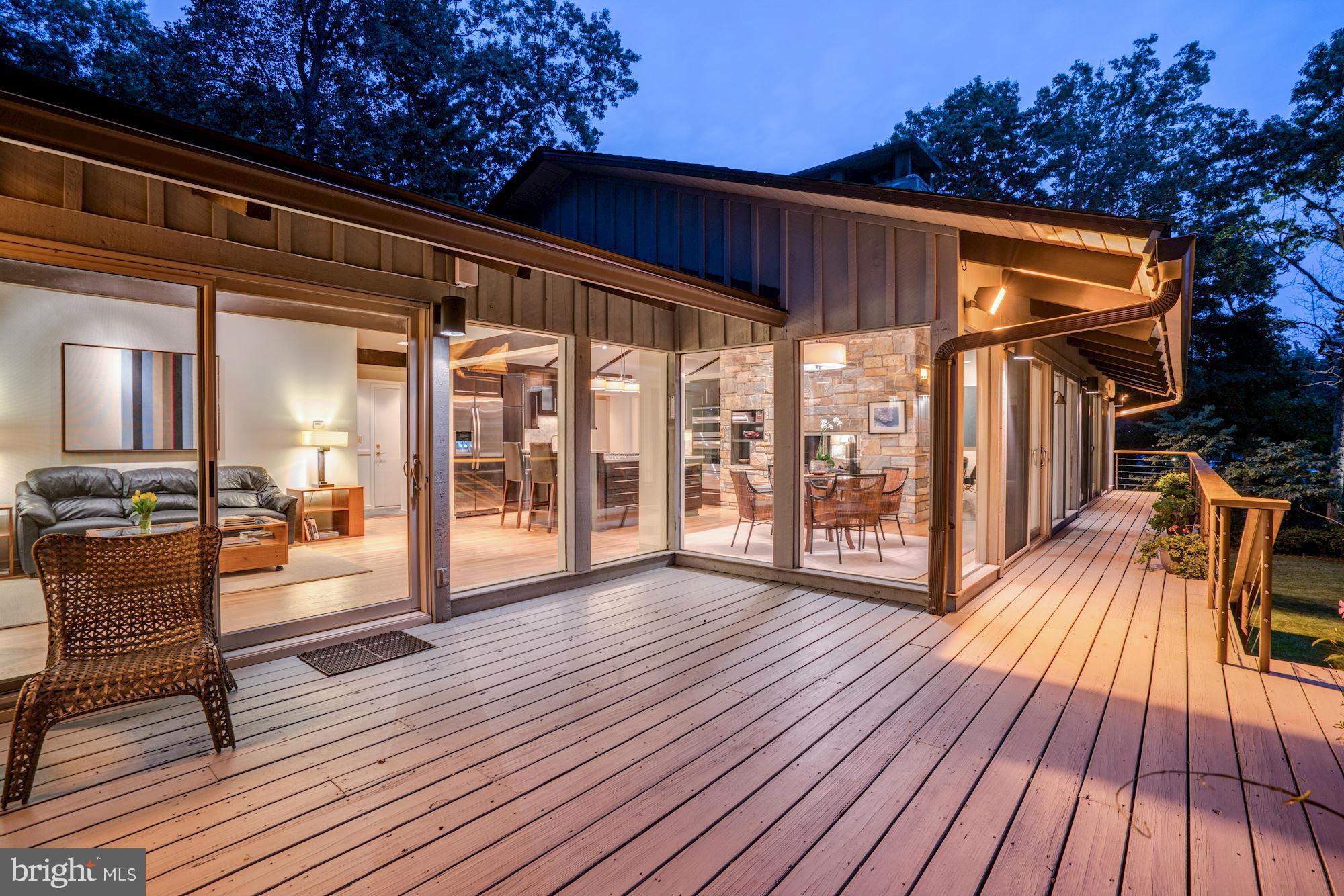 LAKE BARCROFT - Residential