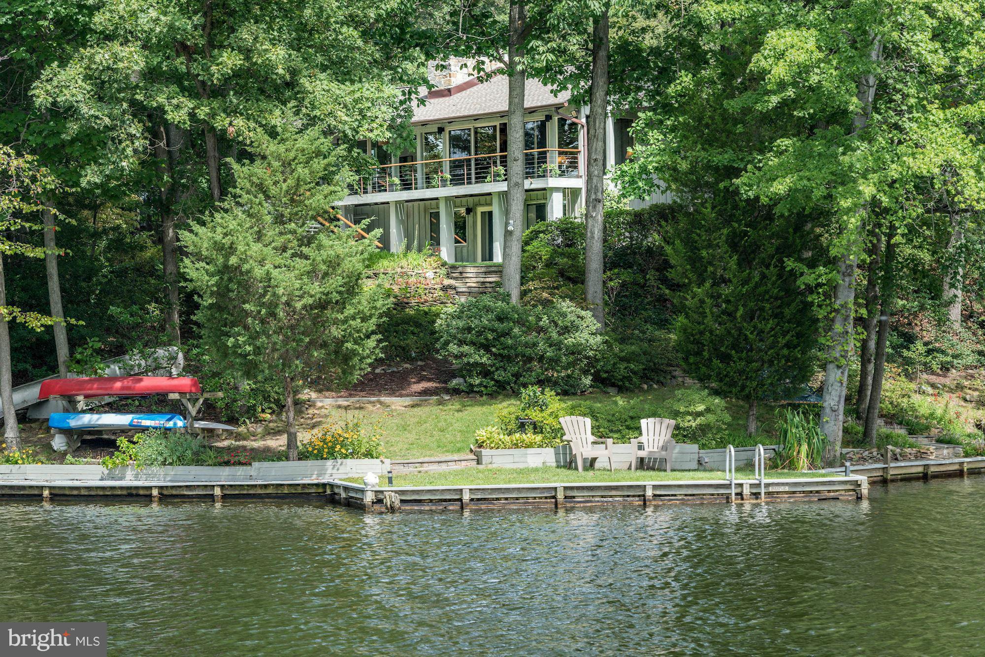 LAKE BARCROFT - Residential