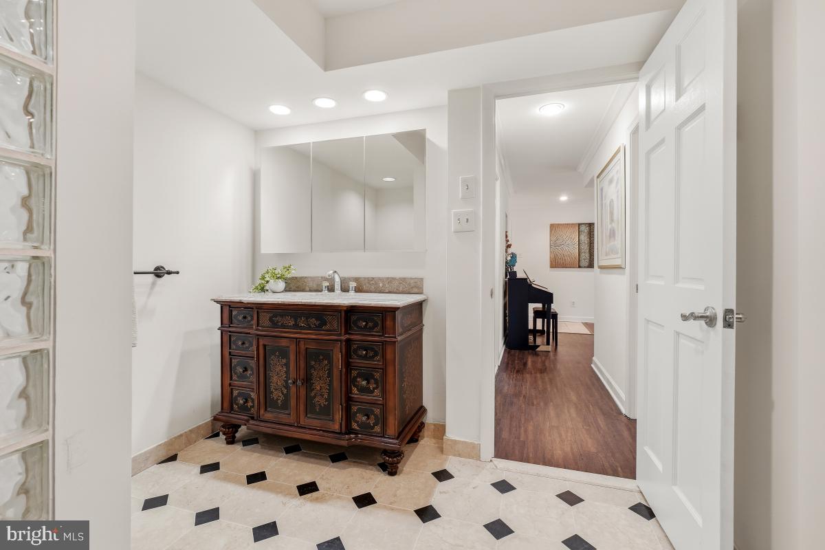 WESTLAKE PARK - Residential