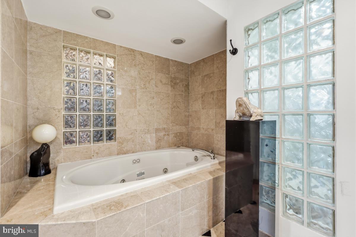 WESTLAKE PARK - Residential