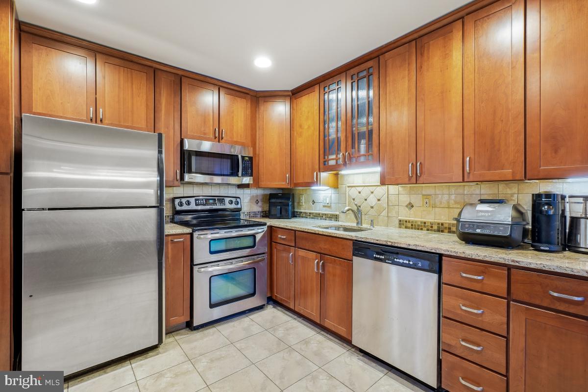 WESTLAKE PARK - Residential