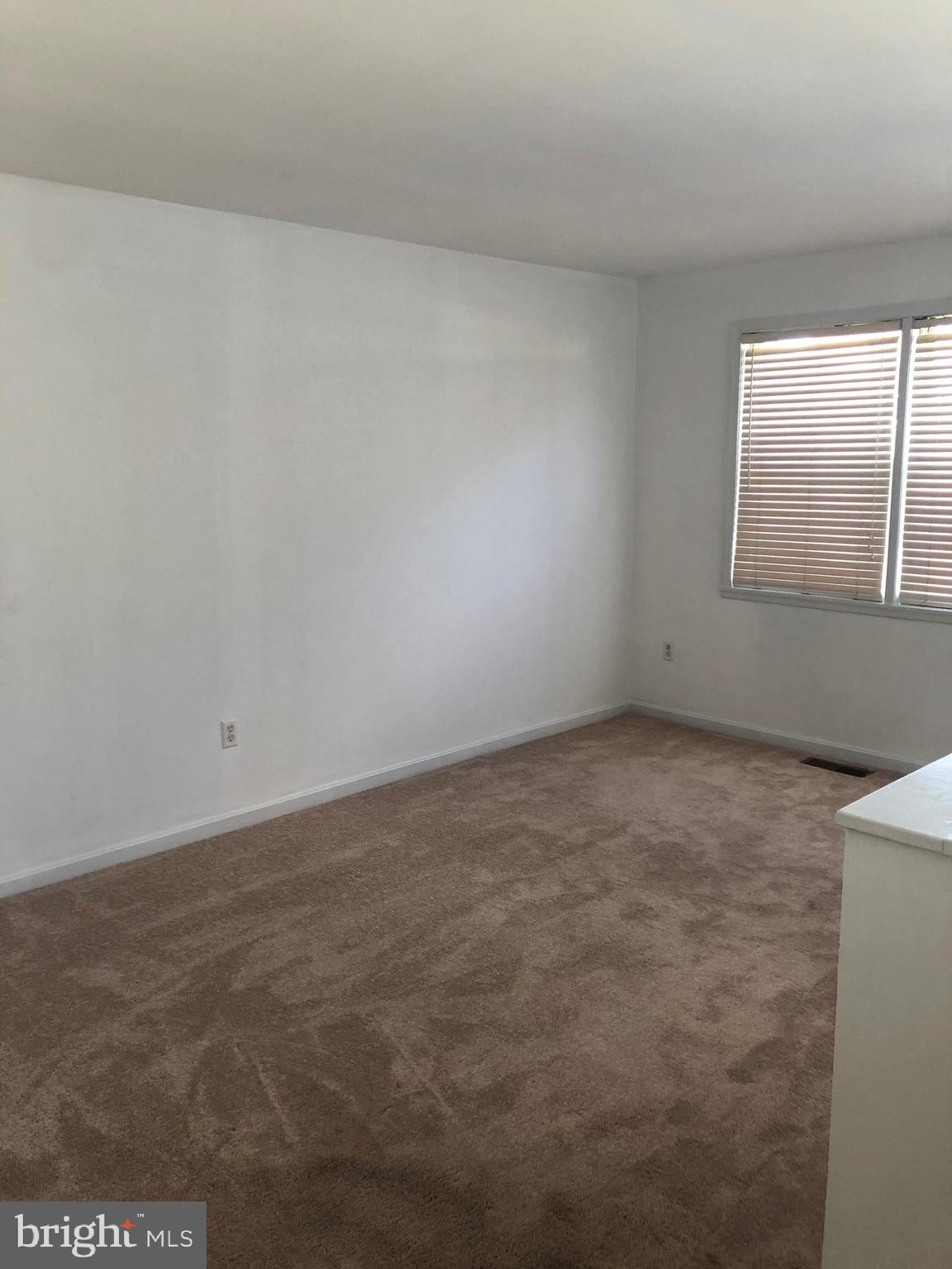 https://longandfoster.quickleasepro.com/d/apply/122232?