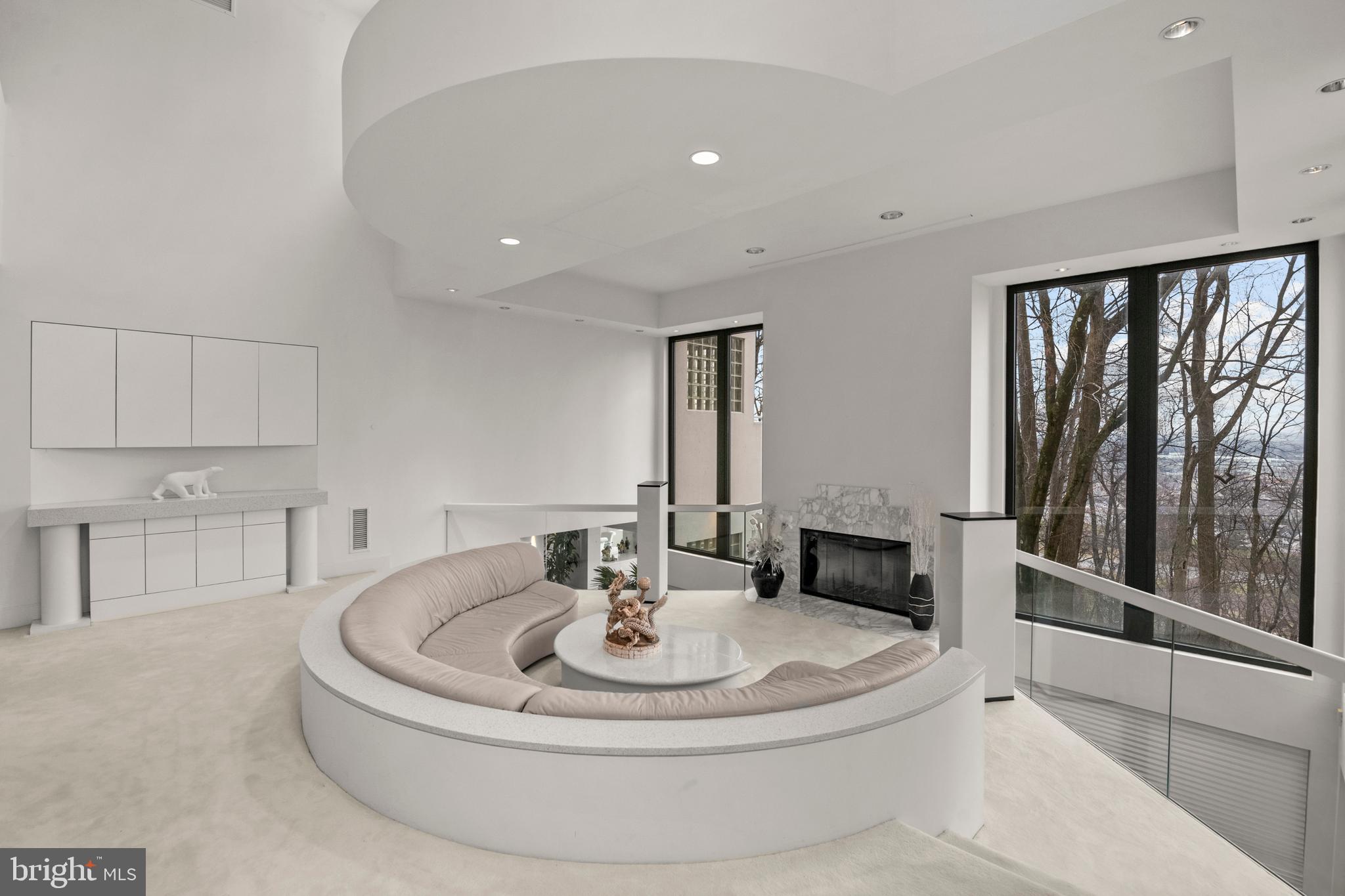 910 PENNWOOD CIRCLE