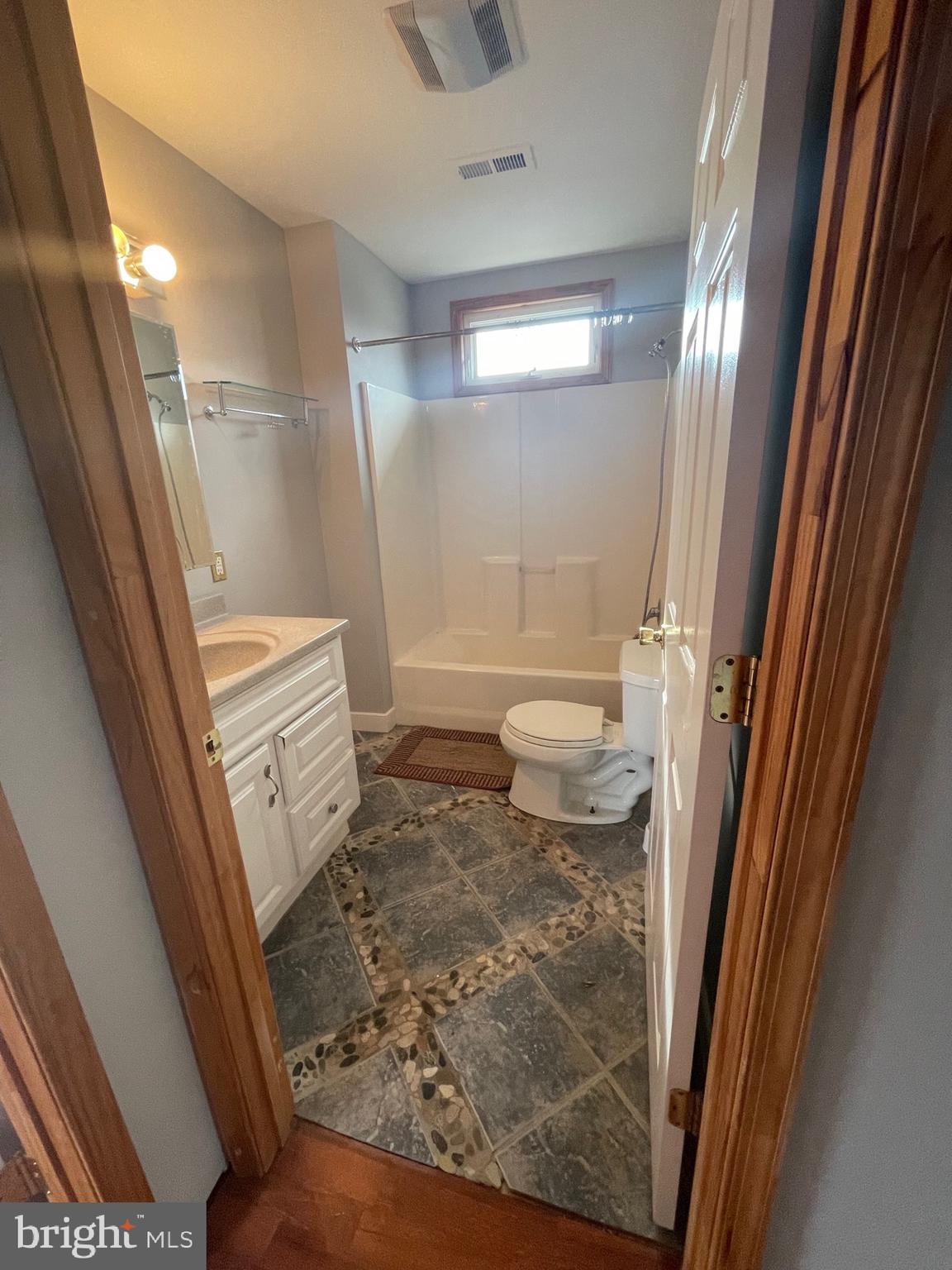 TOWN OF COLONIAL BEACH - Residential Lease