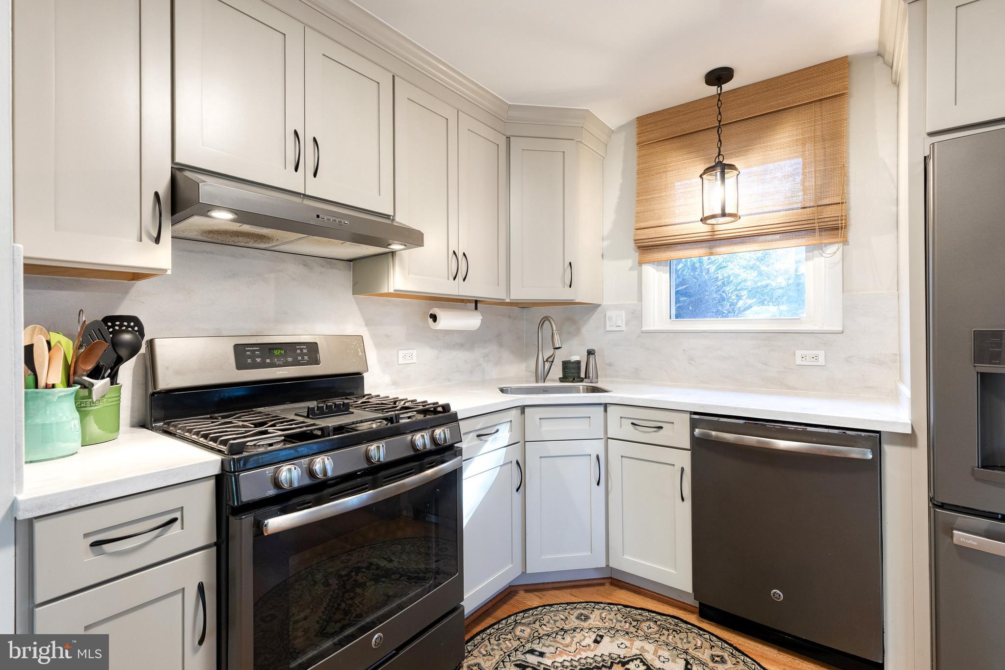 ROLLINGWOOD - Residential