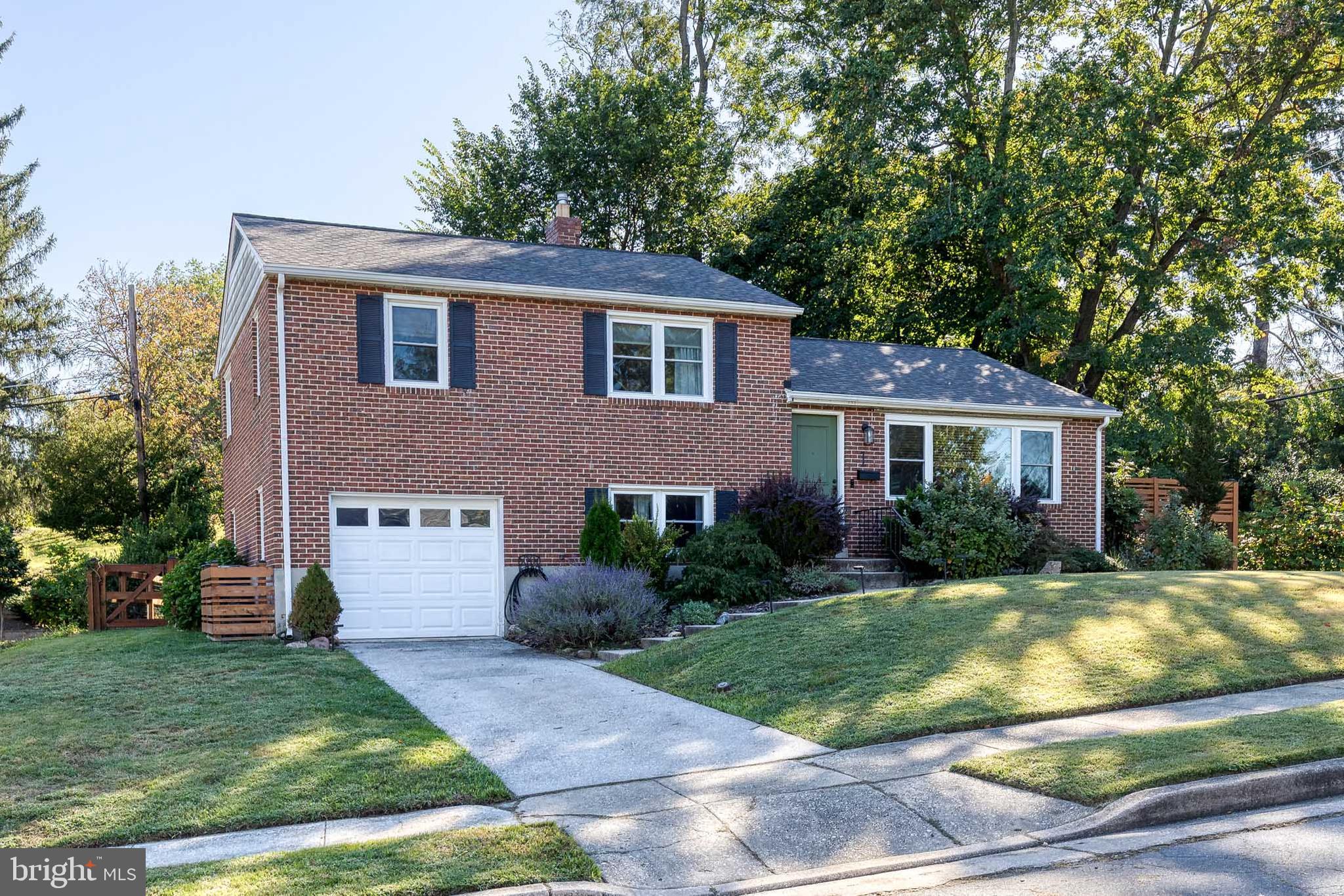 ROLLINGWOOD - Residential