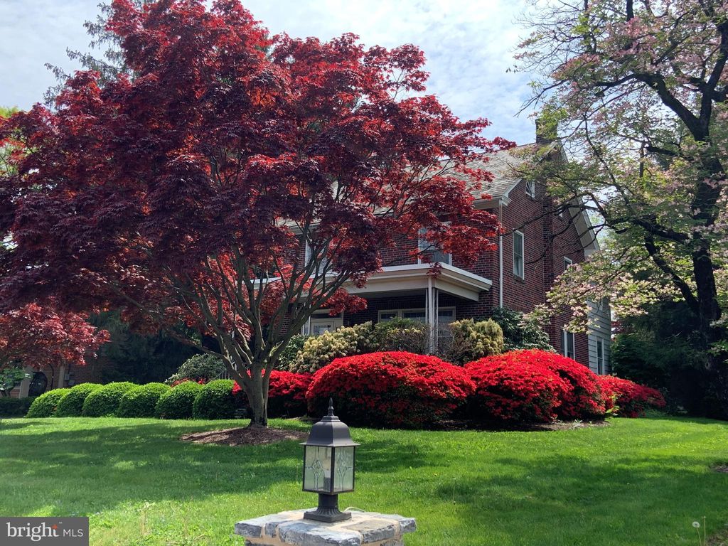 Photo of 972 W Main Street, Ephrata, PA 17522 (MLS # PALA2050508)