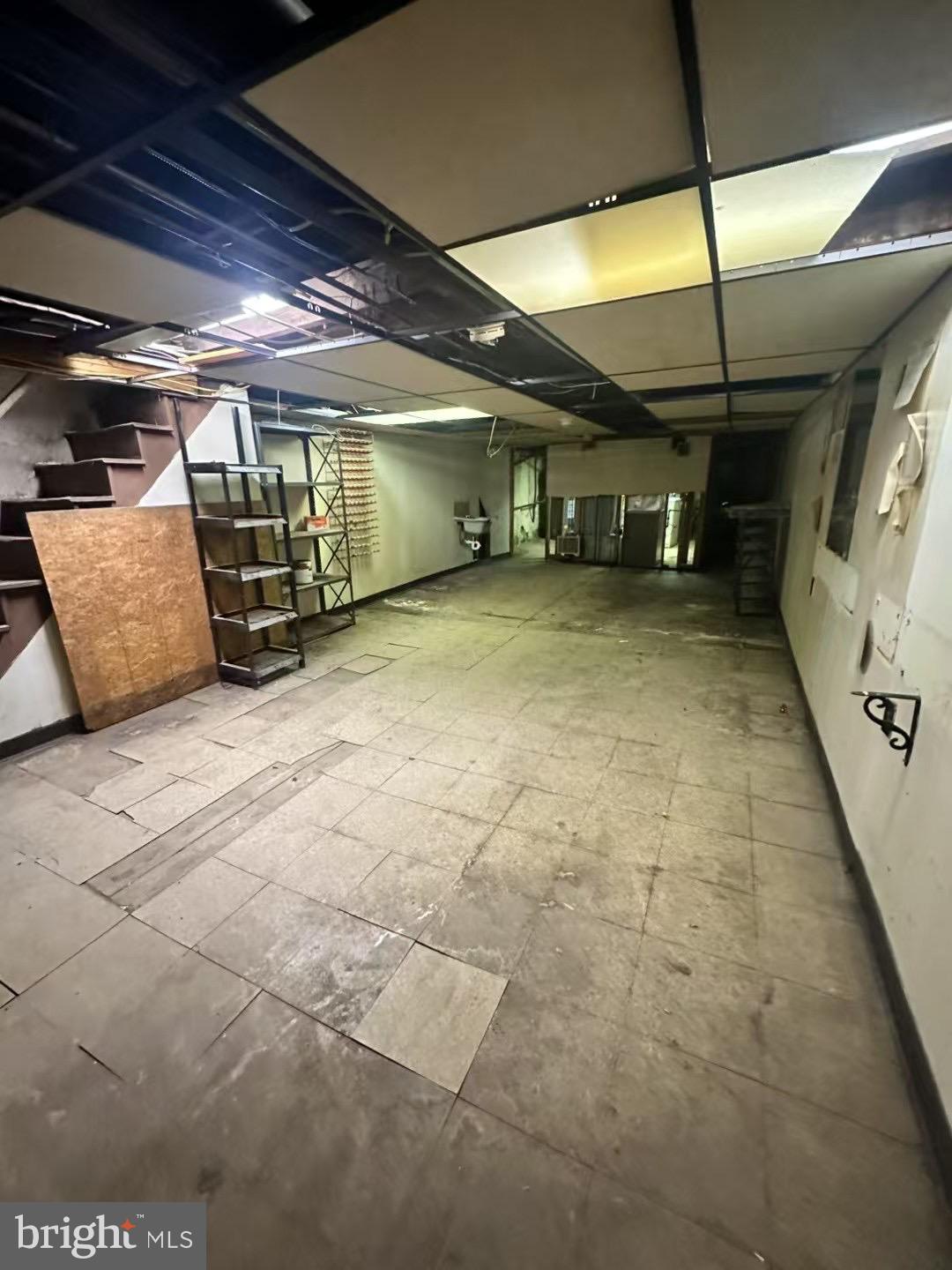 MAYFAIR - Commercial Sale