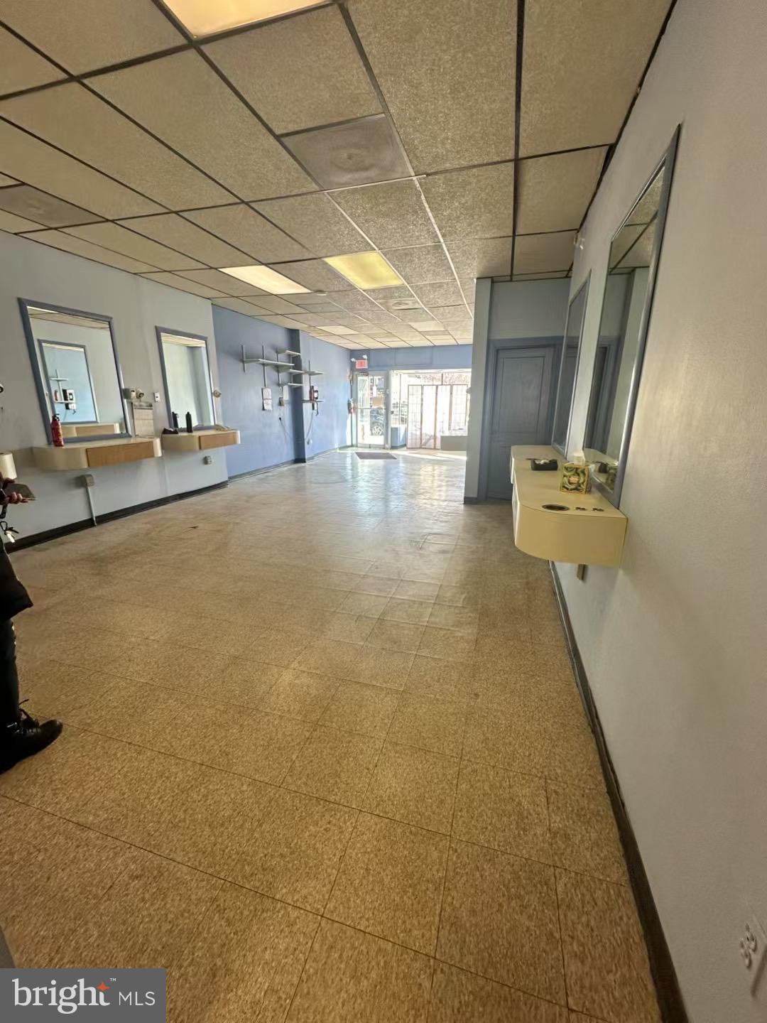 MAYFAIR - Commercial Sale