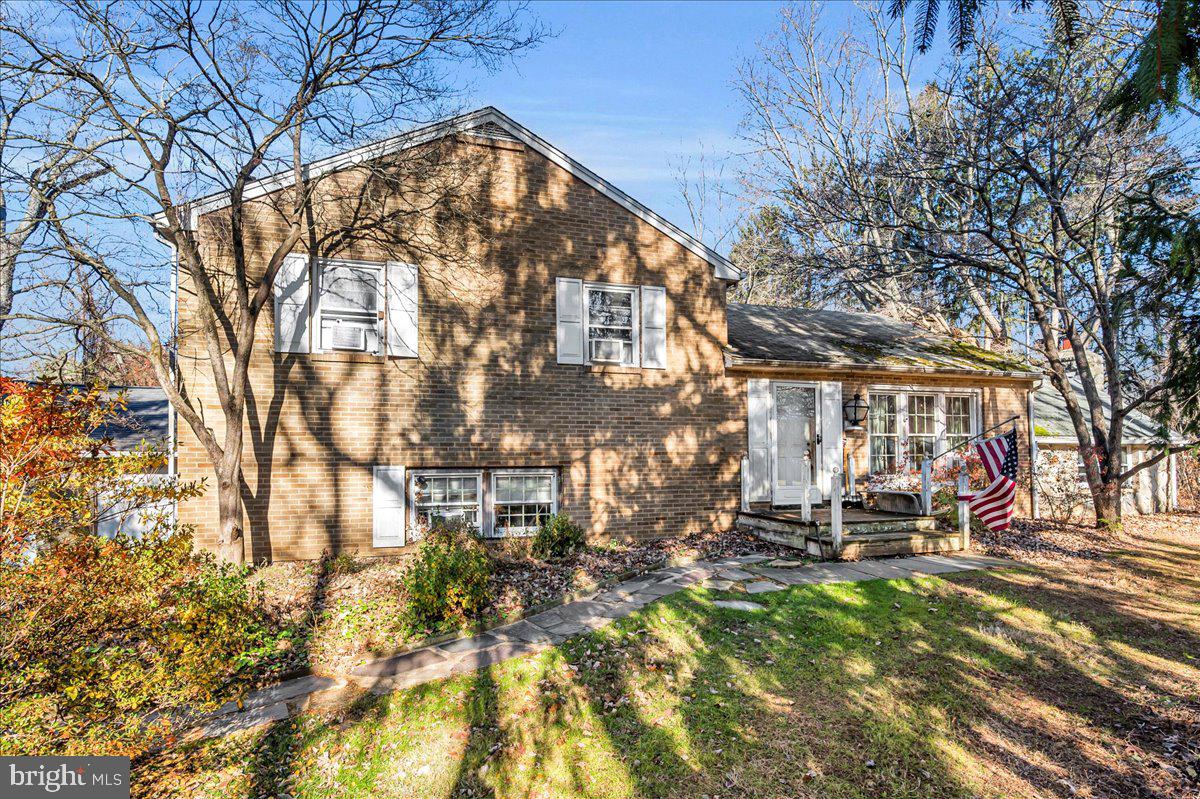 995 SMITHBRIDGE ROAD