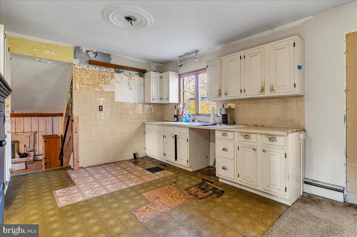 995 SMITHBRIDGE ROAD