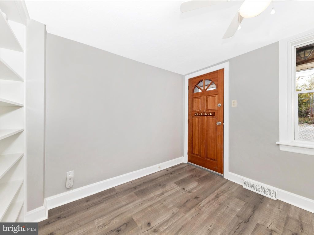 Photo of 15735 Fenton Avenue, WILLIAMSPORT, MD 21795 (MLS # MDWA2032132)