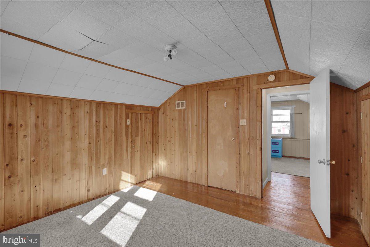 MOHNTON LAWN - Residential