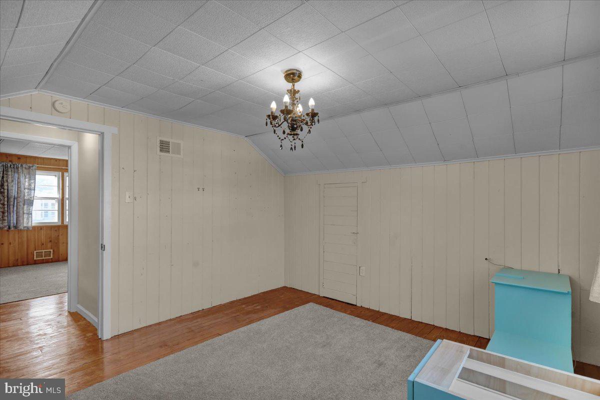 MOHNTON LAWN - Residential