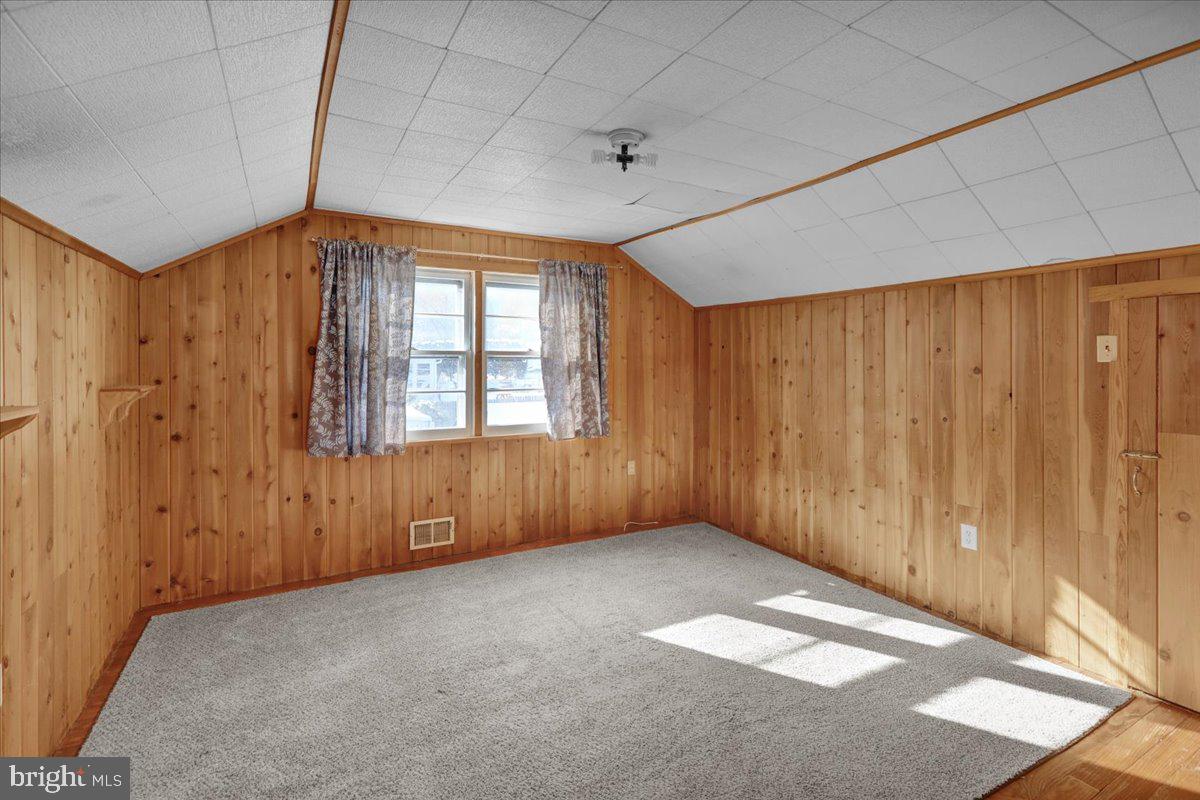 MOHNTON LAWN - Residential