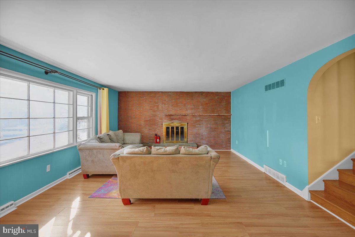 MOHNTON LAWN - Residential