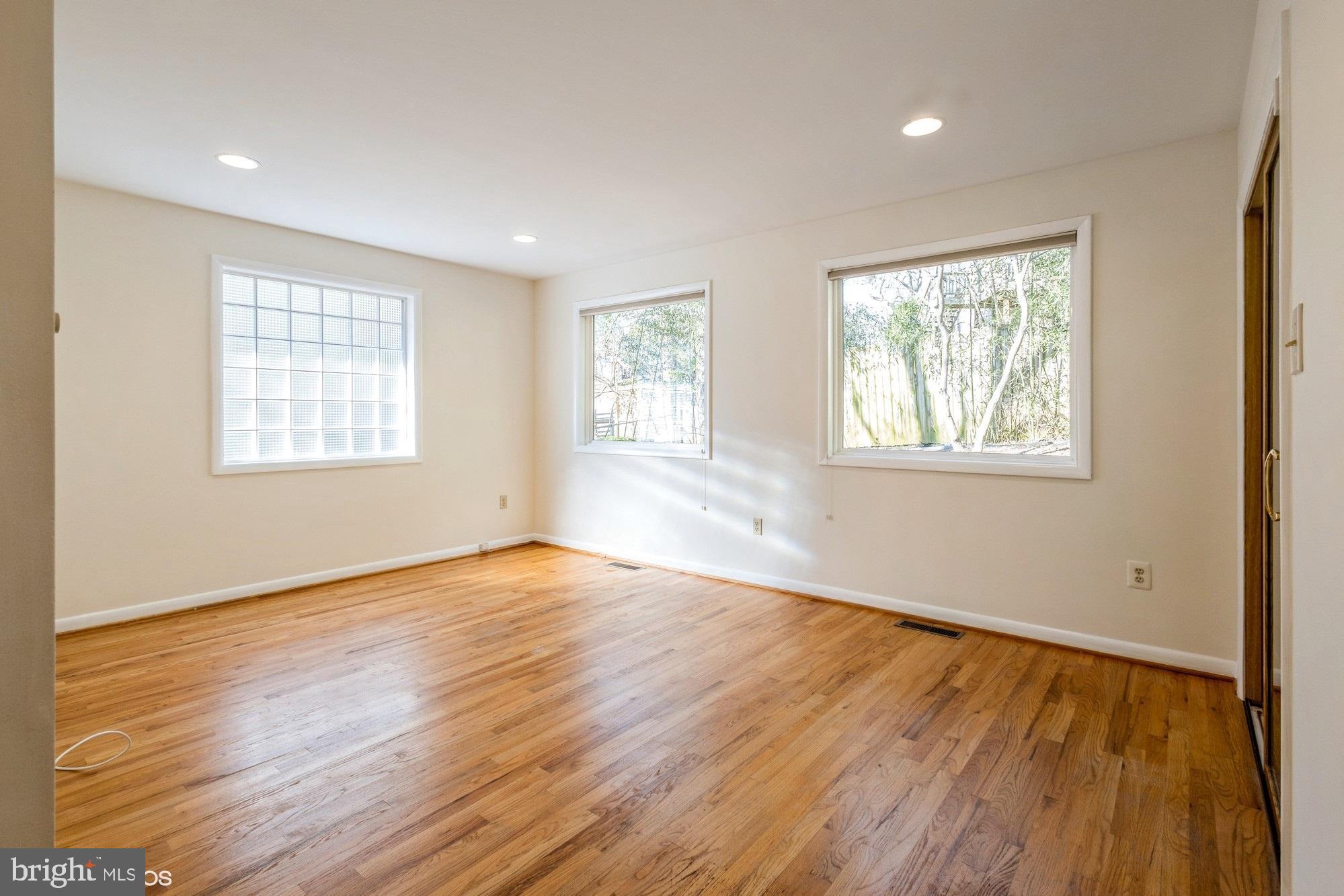 ROCK CREEK PALISADES - Residential