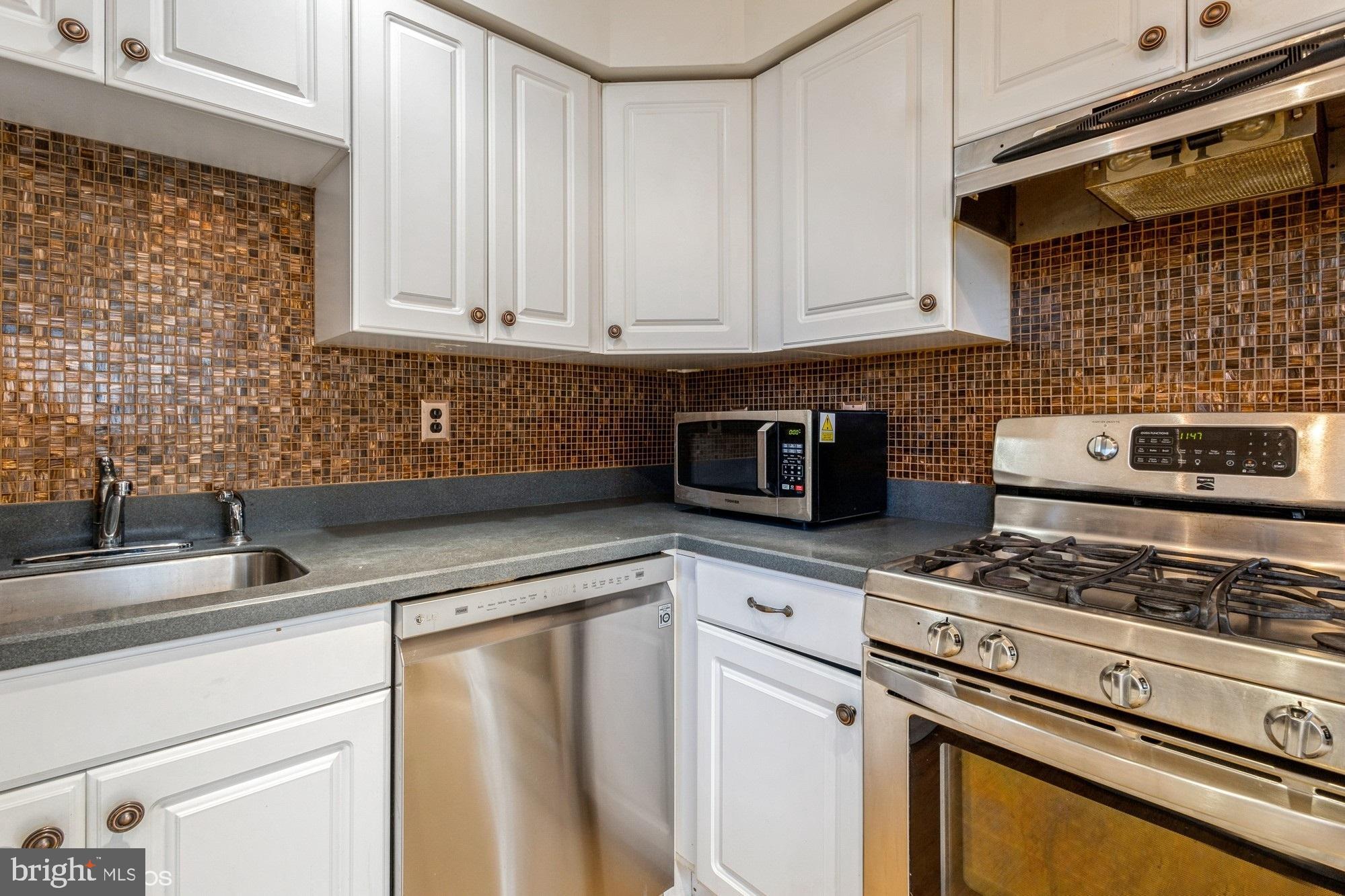 ROCK CREEK PALISADES - Residential