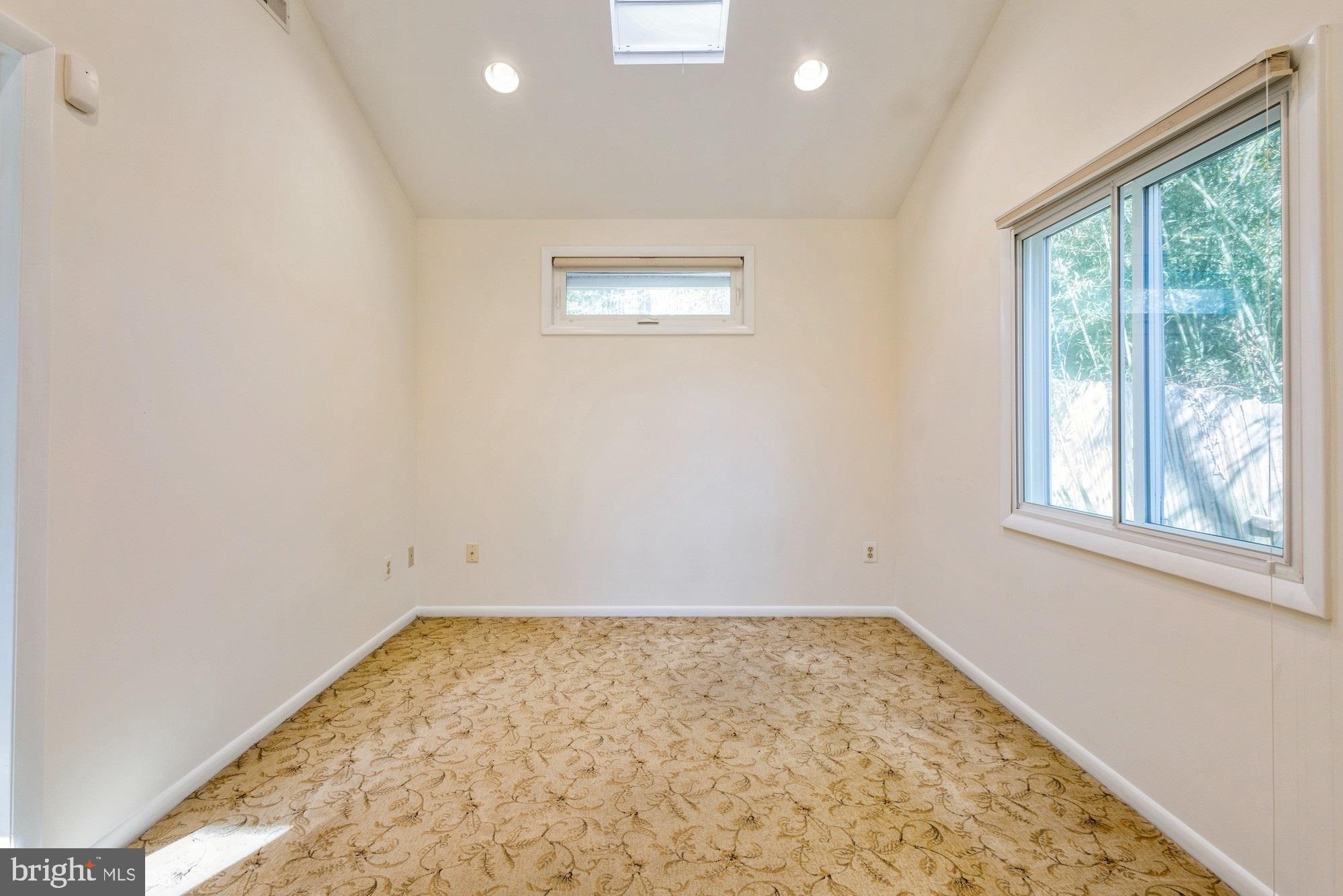 ROCK CREEK PALISADES - Residential