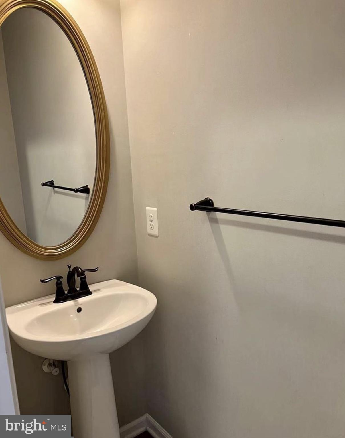 HARBOR STATION - Residential Lease