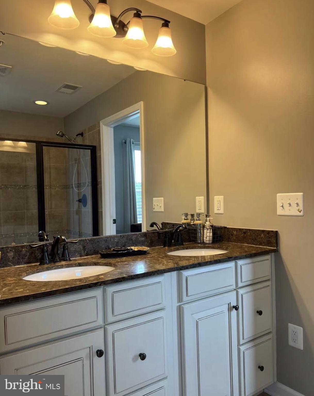 HARBOR STATION - Residential Lease