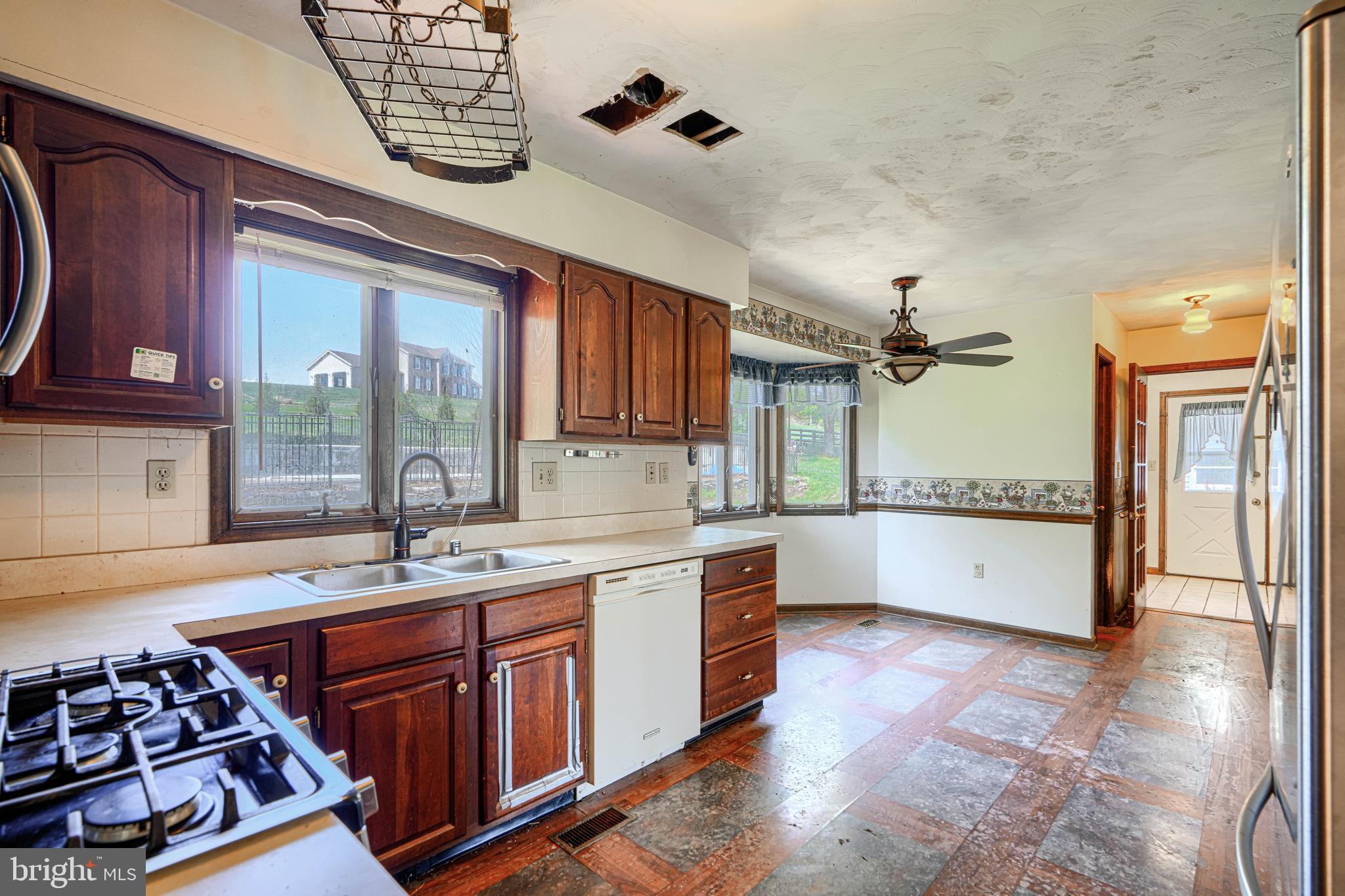 UNIONTOWN - Residential