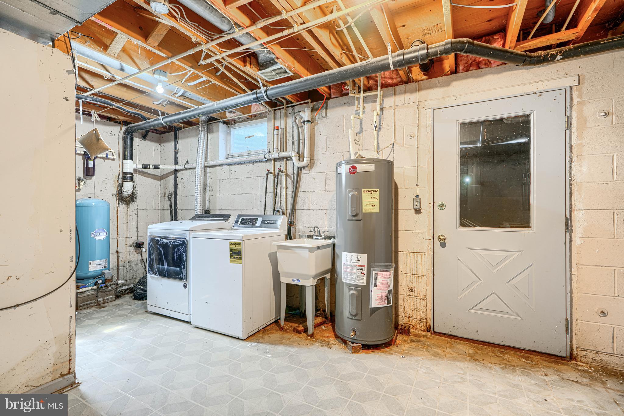 UNIONTOWN - Residential