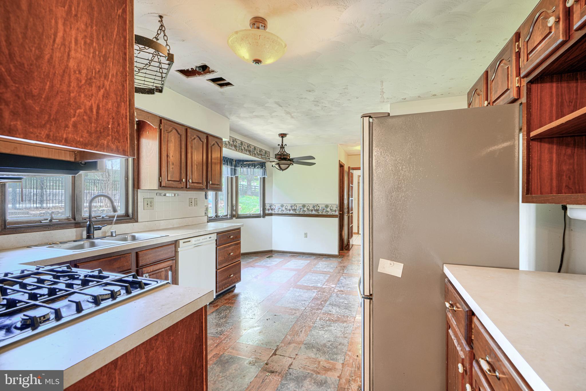 UNIONTOWN - Residential