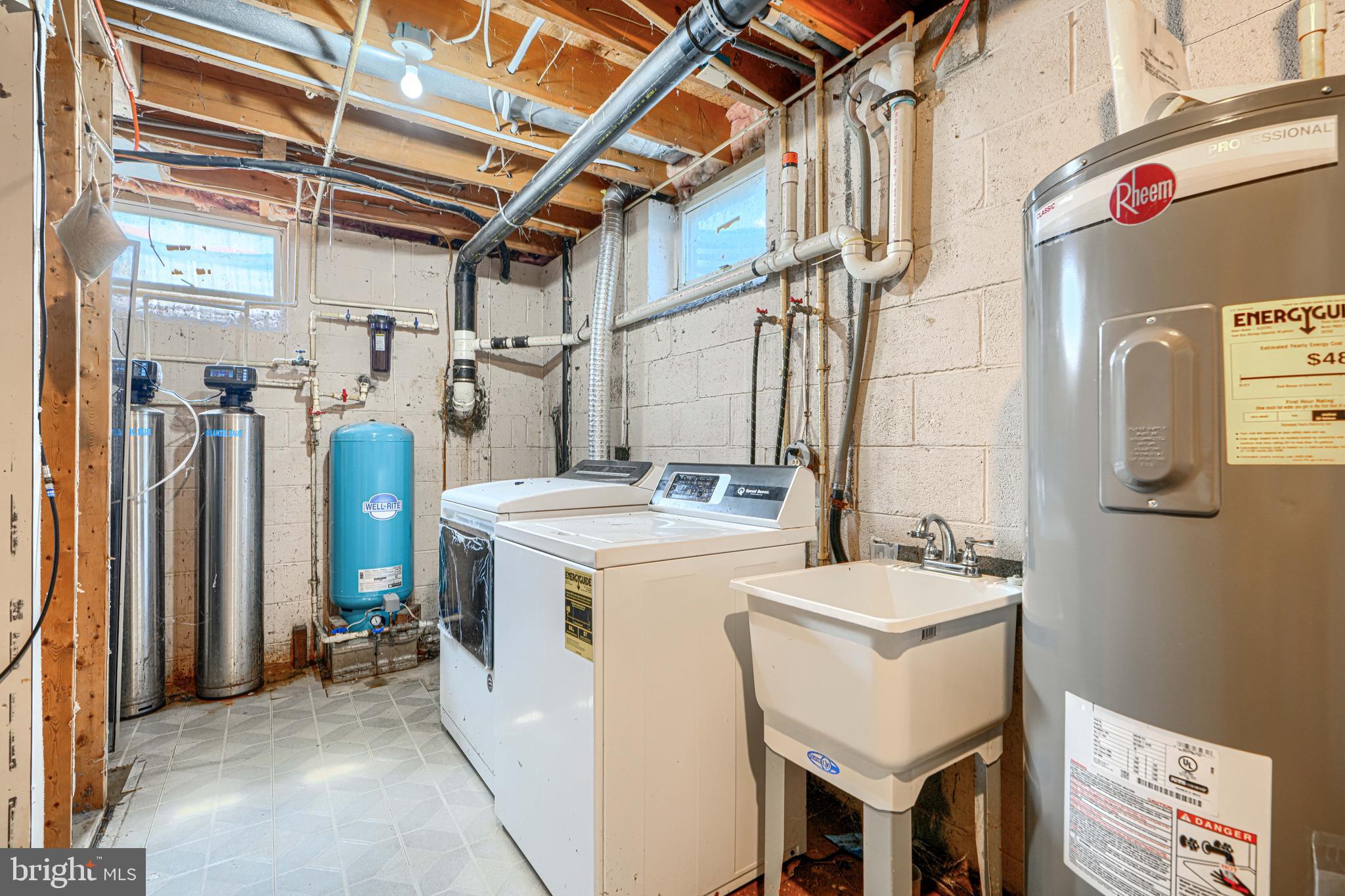 UNIONTOWN - Residential