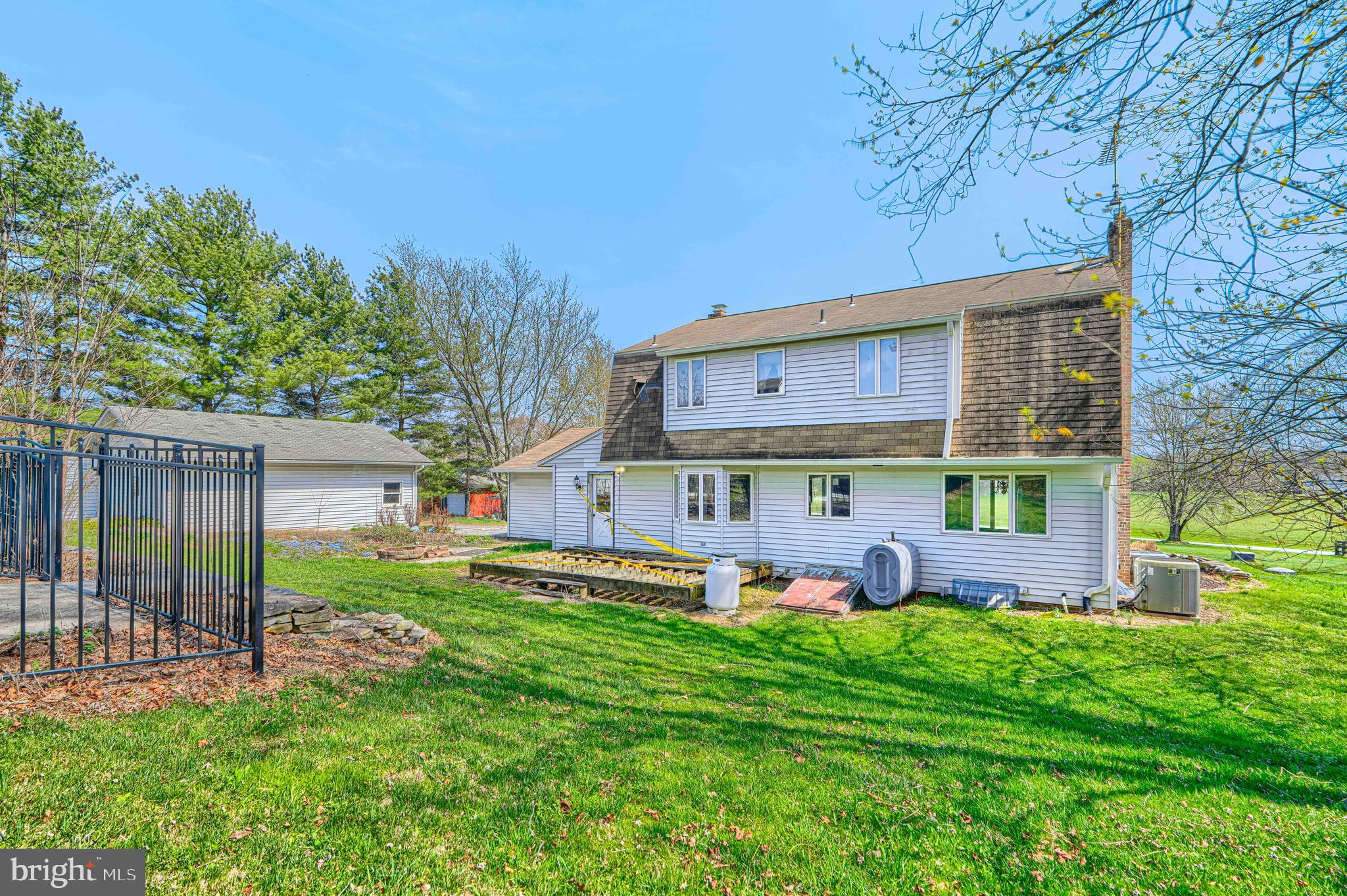 UNIONTOWN - Residential