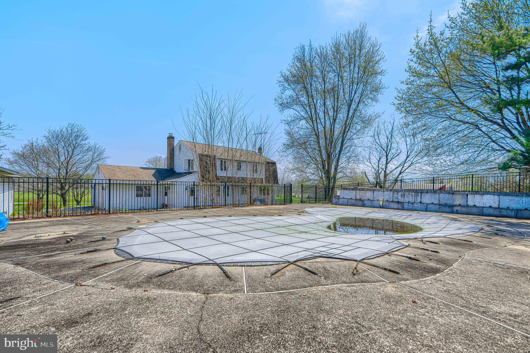 UNIONTOWN - Residential