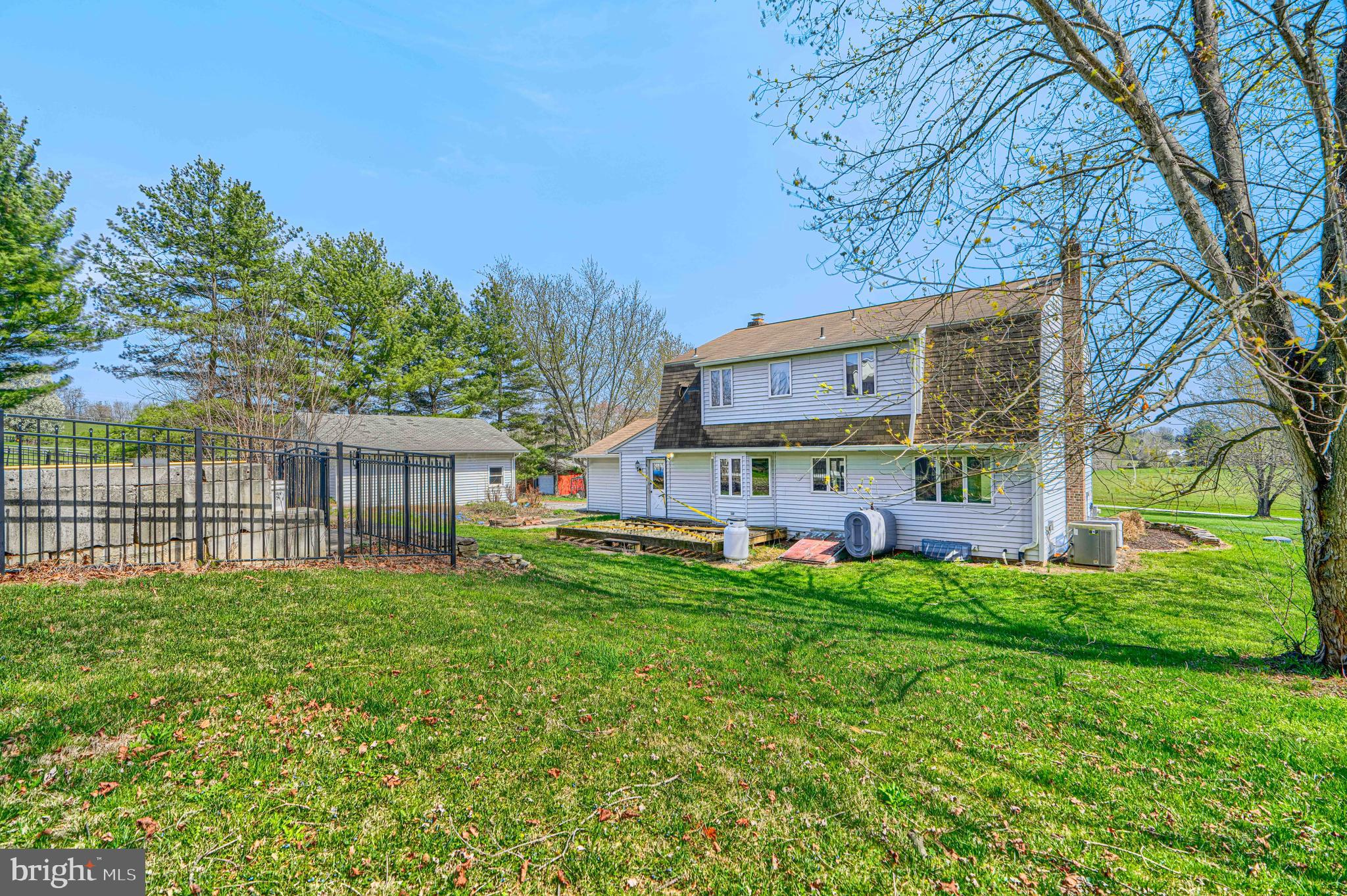 UNIONTOWN - Residential